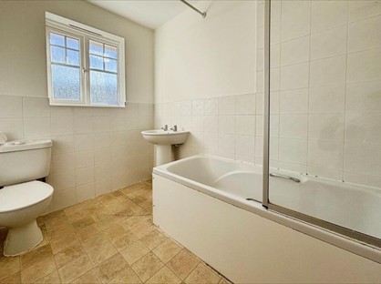 Room in a Shared House, Yewdall Way, BD10