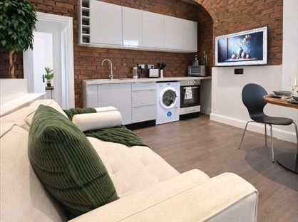 2 Bed Flat, Armley Road, L4