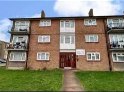 1 Bed Flat, Ross Close, LU1