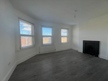 2 Bed Maisonette, Whitehorse Road, CR0