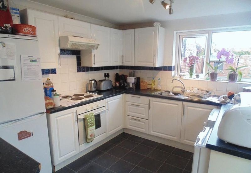 6 Bed End Terrace, Dominion Road, BS16, N1 7GU