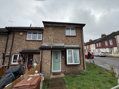 1 Bed End Terrace, Oliver Close, ME4