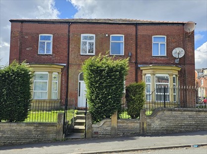 1 Bed Flat, Werneth Hall Road, OL8