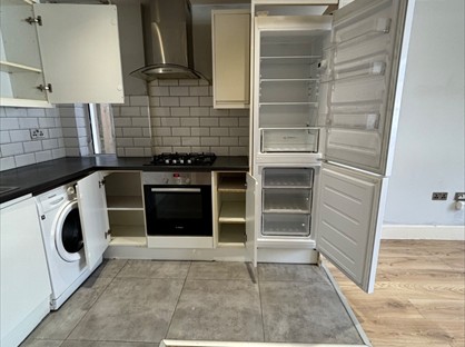 2 Bed Flat, Apex  House, RG12