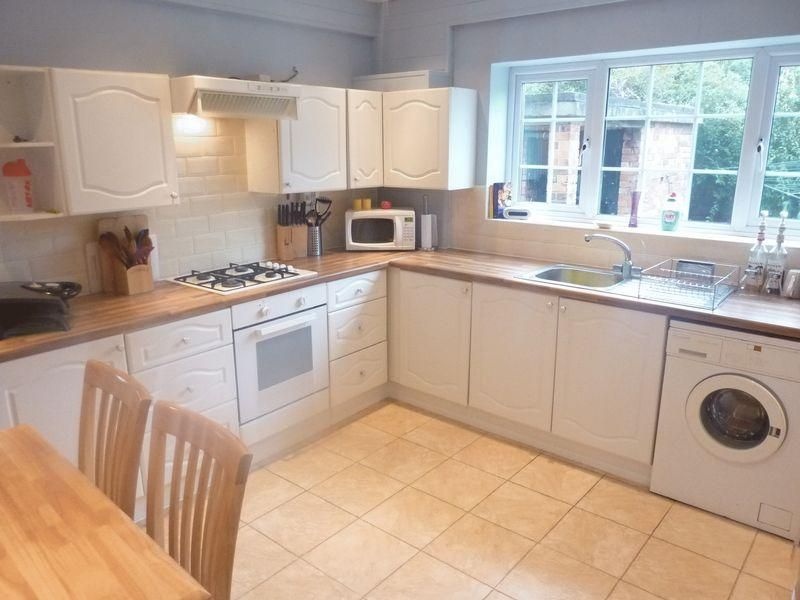 3 Bed End Terrace, Vale Crescent North, NG8, N1 7GU