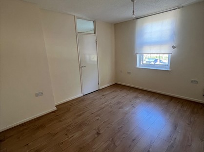 1 Bed Flat, Royal Terrace, NN1