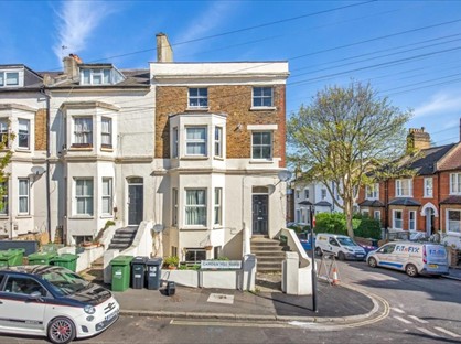 1 Bed Flat, Camden Hill Road, SE19