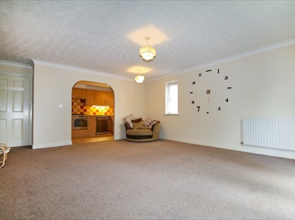 2 Bed Flat, Minster Drive, BD4