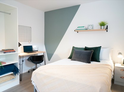 Room in a Shared House, Crofton St, M14