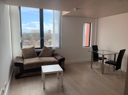 2 Bed Flat, Spinners Way, M15