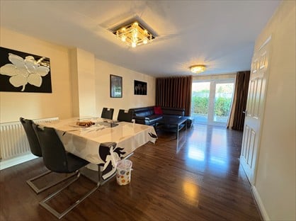 3 Bed Semi-Detached House, Harmony Square, M13