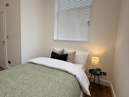 Studio Flat, Beethoven St, W10