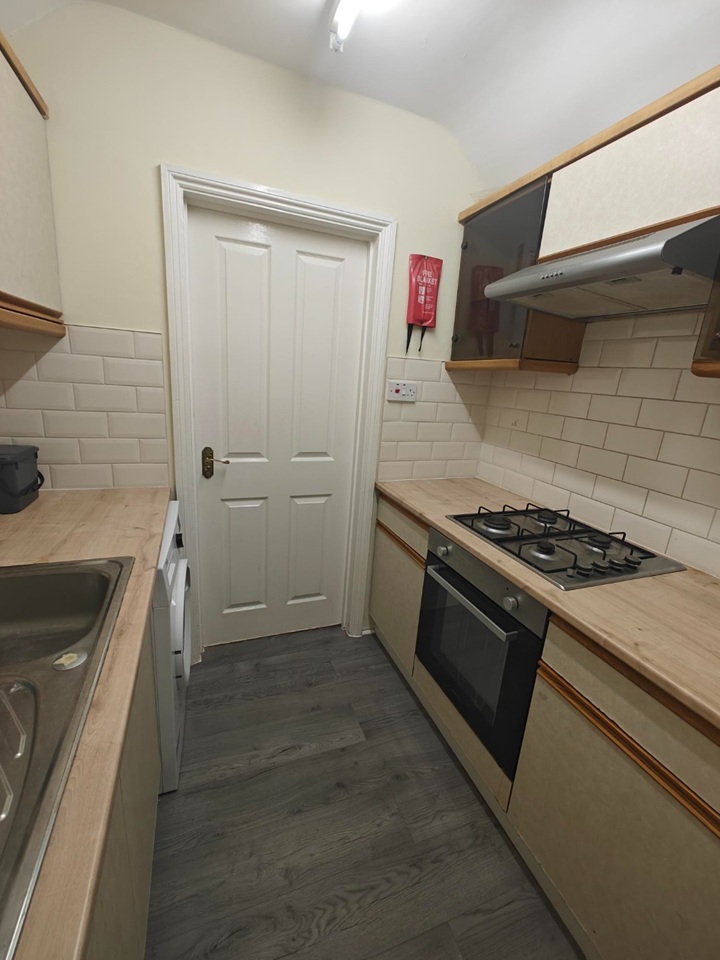 Additional image 3 of 2 Bed Flat, Collis St, RG2, N1 7GU