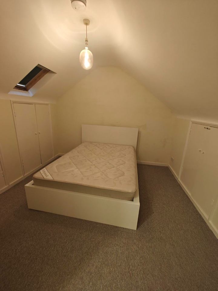 Additional image 6 of 2 Bed Flat, Collis St, RG2, N1 7GU