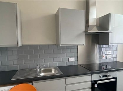 2 Bed Flat, Station Road, WF17