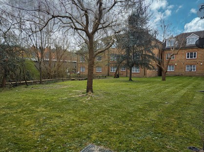 1 Bed Flat, Cedar House, CR3