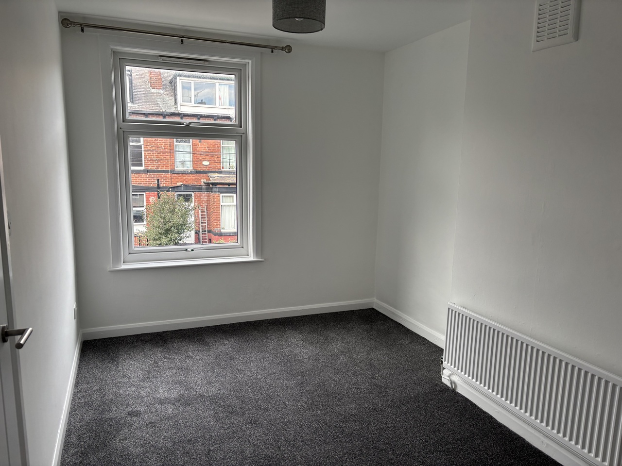 2 Bed Terraced House, Arthington View, LS10 photo 4