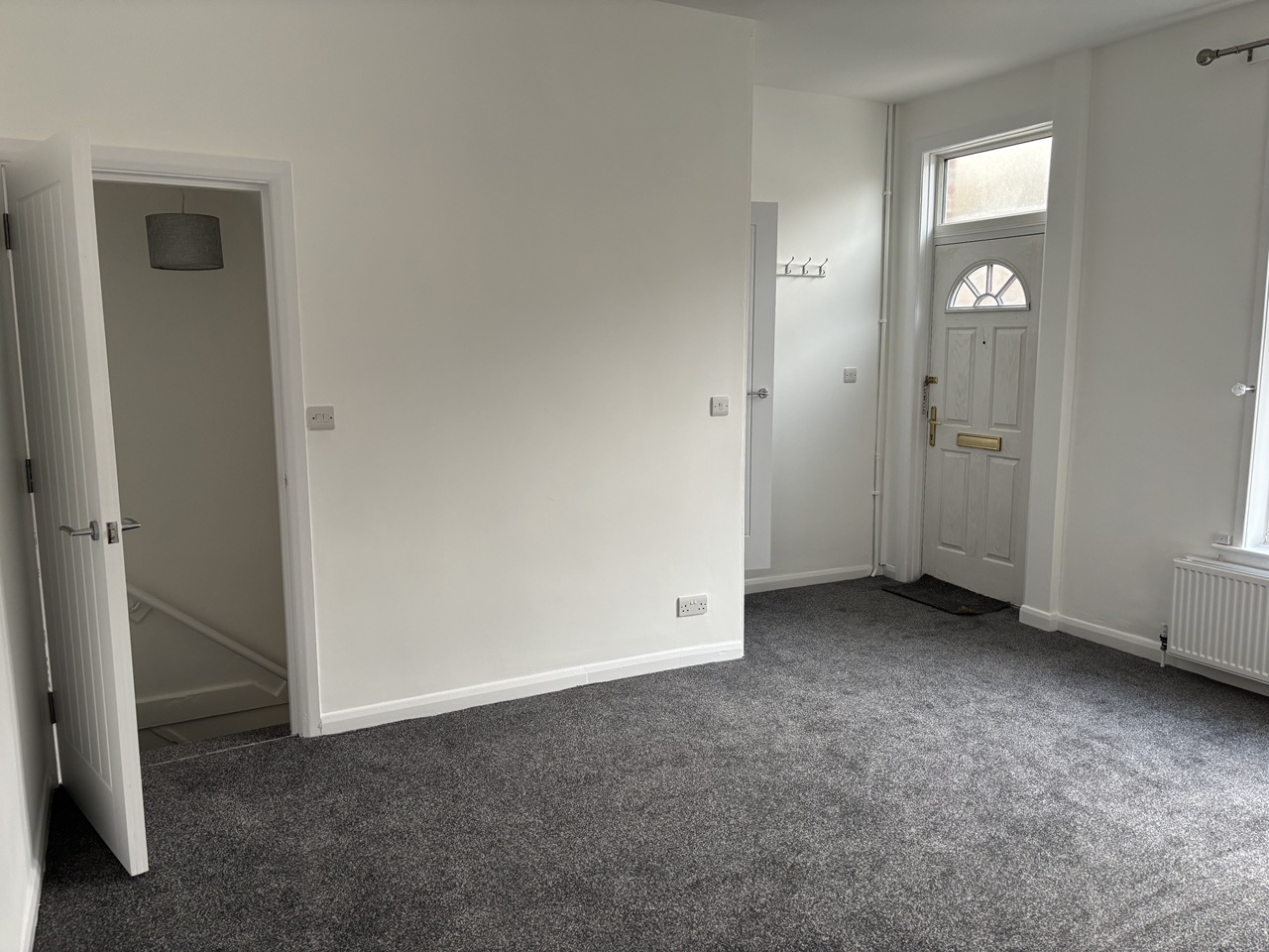 2 Bed Terraced House, Arthington View, LS10 photo 3