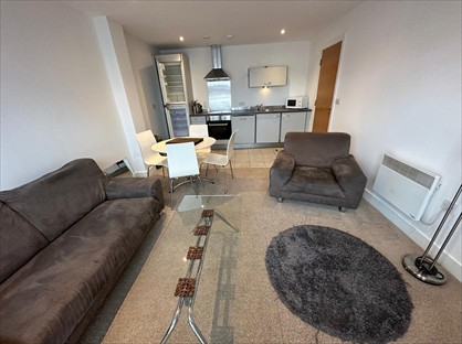 2 Bed Flat, Canal Wharf, B1