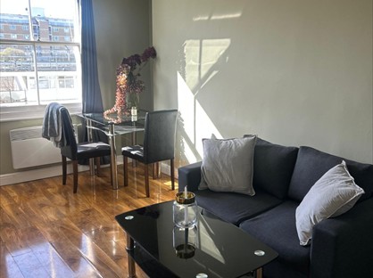 1 Bed Flat, Claverton Street, SW1V