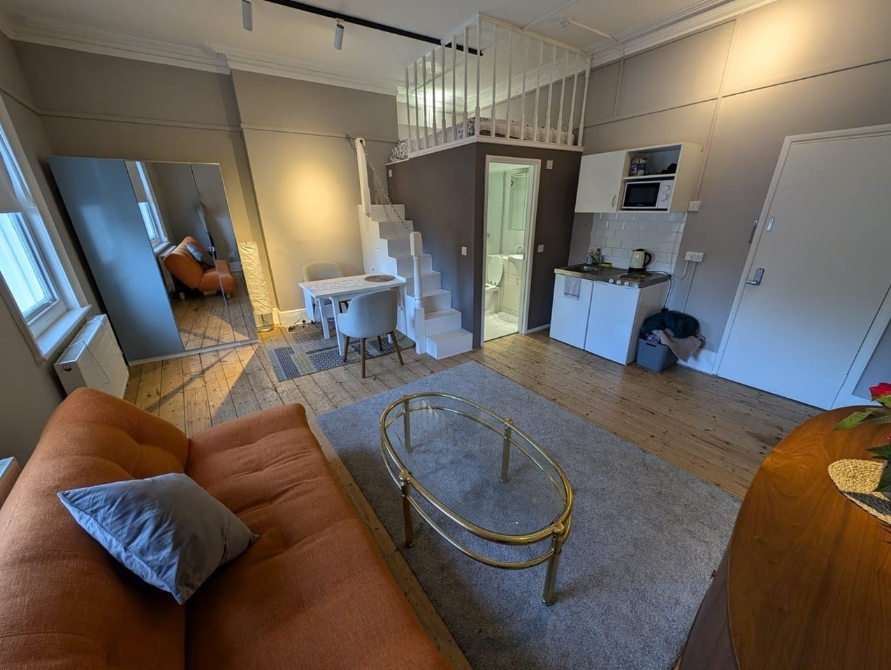 5 Bed Flat, Upper St, N1 photo 2