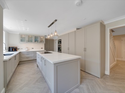 4 Bed Detached House, Molesey Park Road, KT8