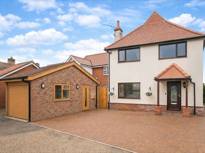 4 Bed Detached House, Old School Close, CO16