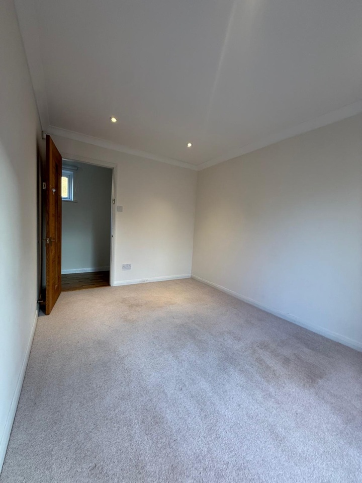 Additional image 5 of 2 Bed Flat, Barton Road, CB3, N1 7GU