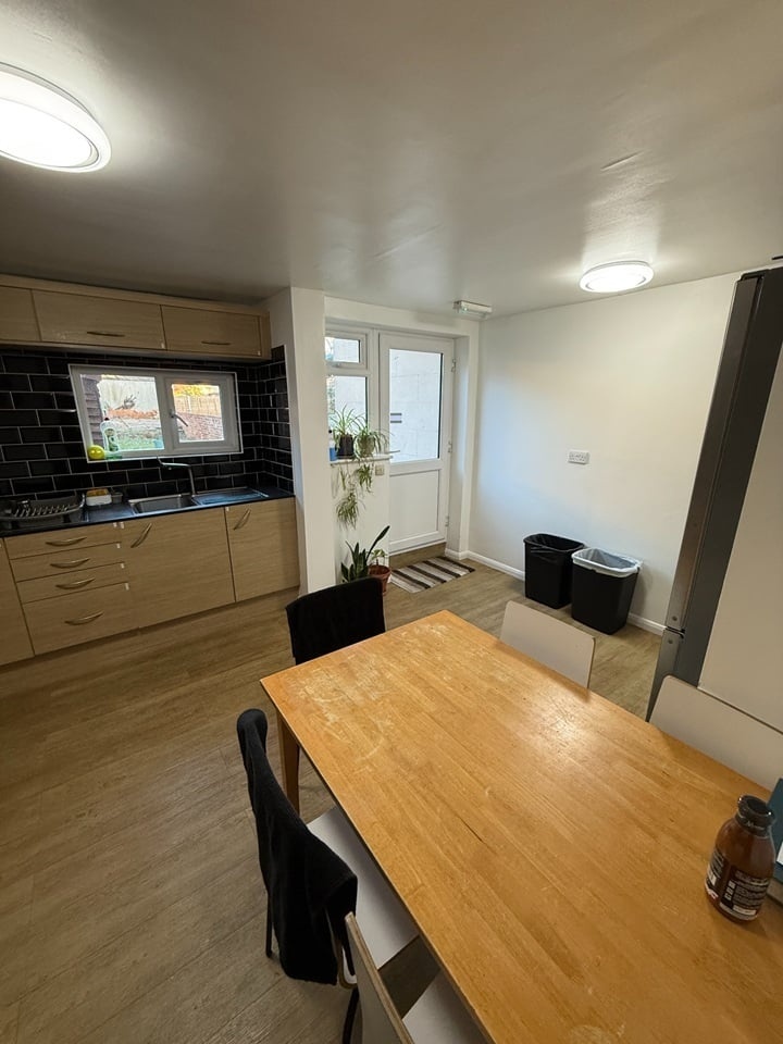 Additional image 8 of Room in a Shared House, Cumberland Road, RG1, N1 7GU