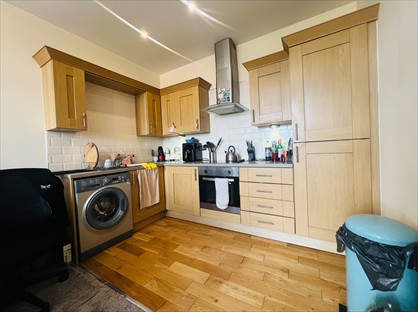 1 Bed Flat, Richardshaw Lane, LS28