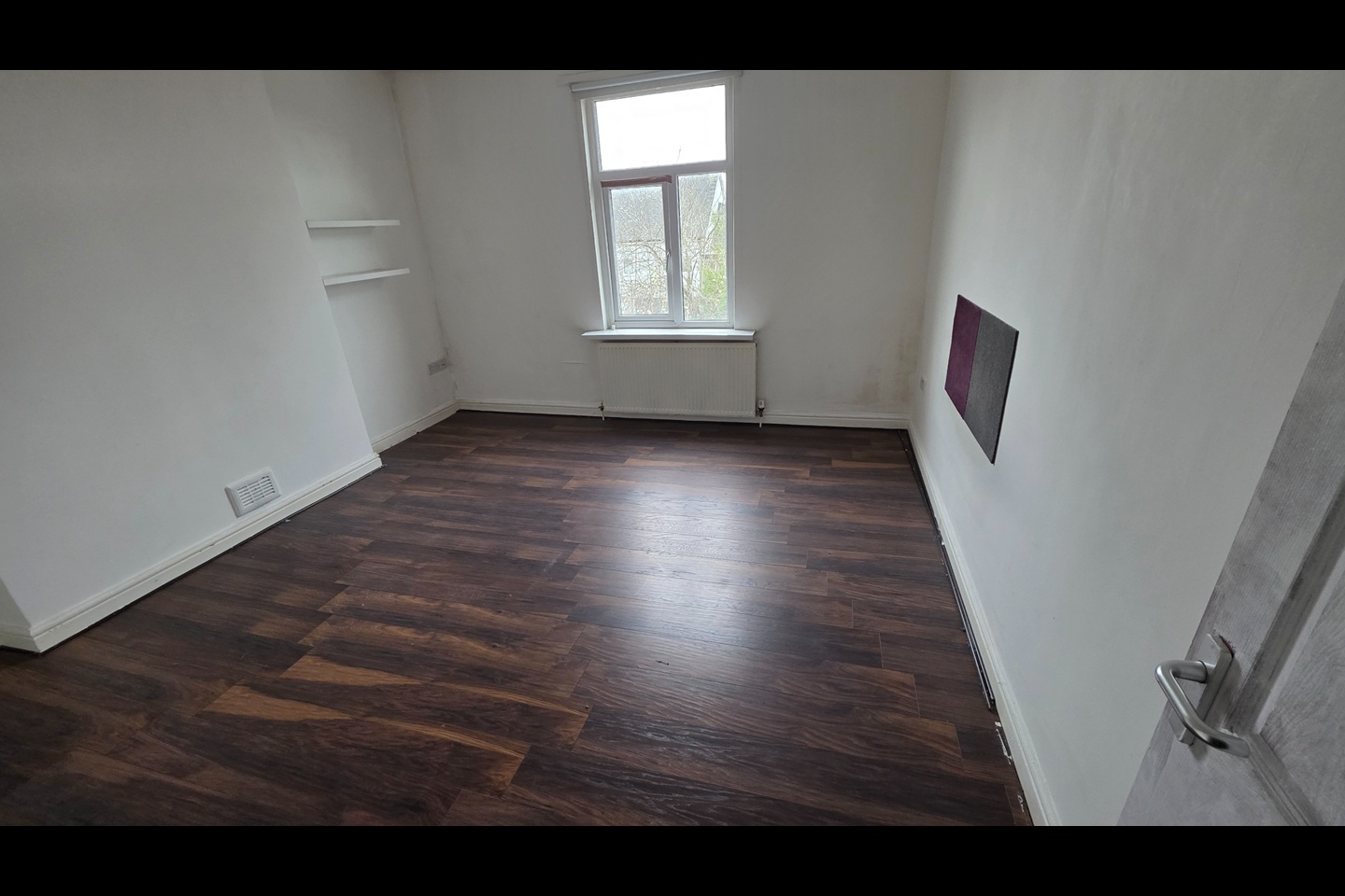 2 Bed Flat, Wellington Street East, M7, N1 7GU