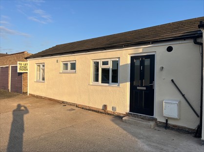 Studio Flat, Hugglescote, LE67