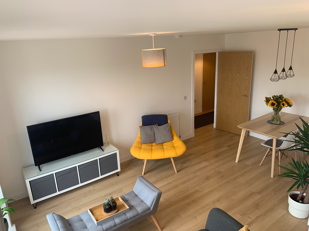 Edinburgh - 1 Bed Flat, Edinburgh, EH7 - To Rent Now for £1,250.00 p/m