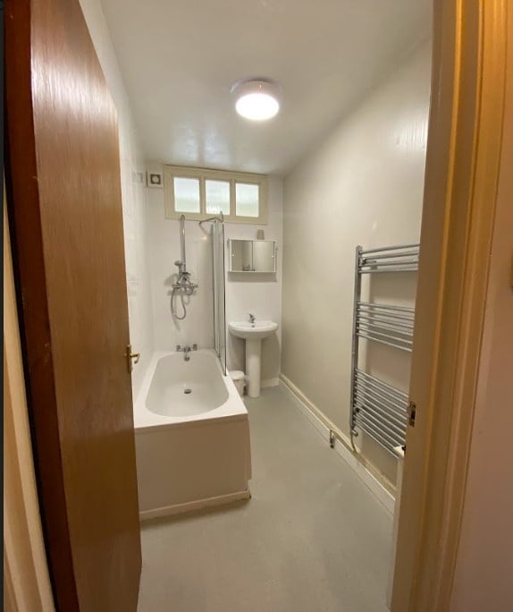 Additional image 6 of 3 Bed Flat, Milton Road, SO15, N1 7GU