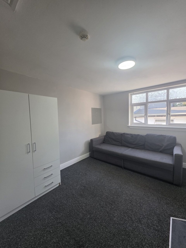 Studio Flat, Llantrisant St, CF24, N1 7GU