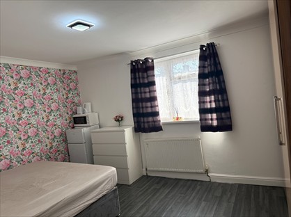 Room in a Shared House, St Dunstans Road, TW4