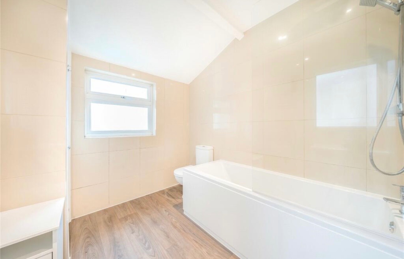 Additional image 6 of 1 Bed Flat, Almeric Road, SW11, N1 7GU