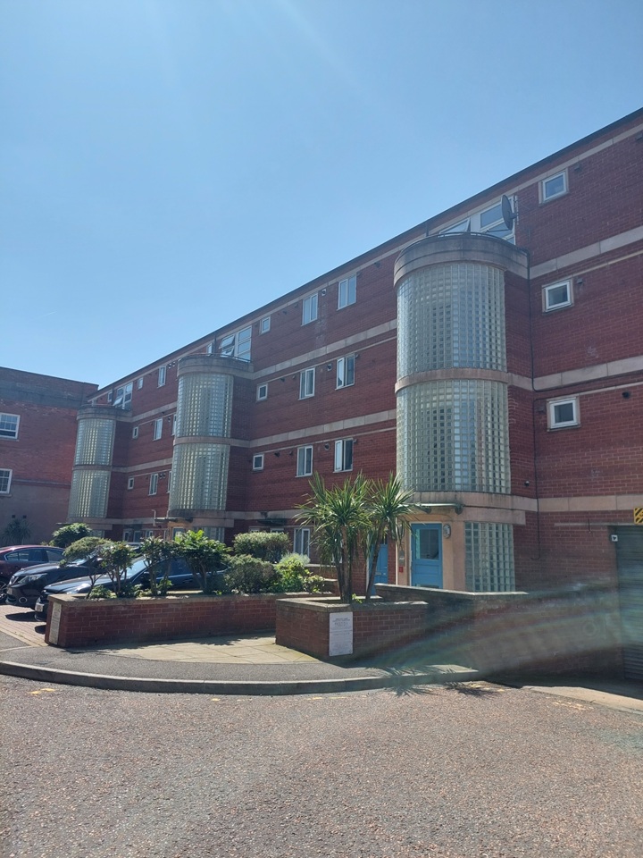 1 Bed Flat, Hermon St, NG7, N1 7GU