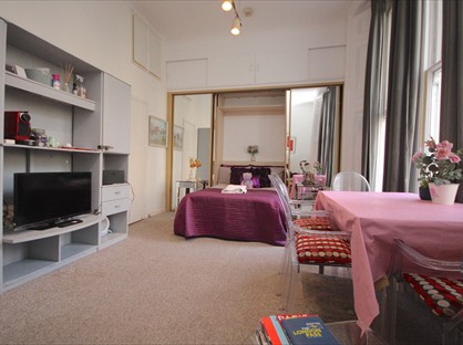 Studio Flat, Kensington Gardens Square, W2