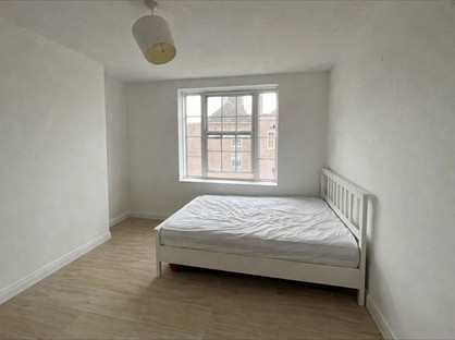 Room in a Shared Flat, Davidge House, SE1