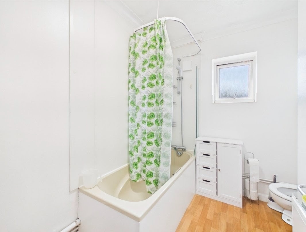 Additional image 5 of 2 Bed Flat, Enniskillen Road, CB4, N1 7GU