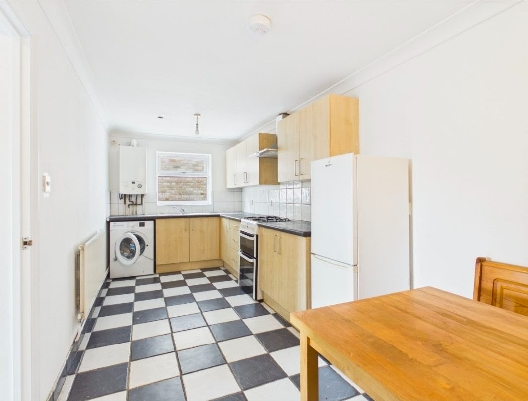 2 Bed Flat, Green End Road, CB4 photo 4