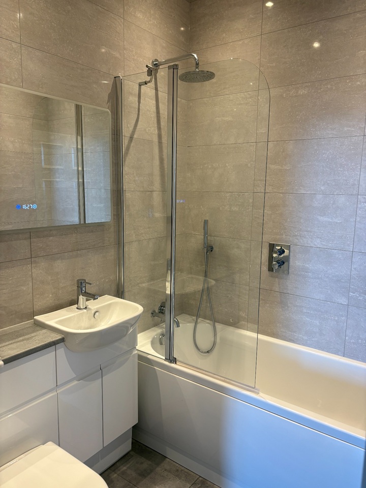 Additional image 4 of 2 Bed Flat, Royal York Crescent, BS8, N1 7GU