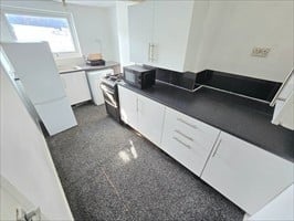 Studio Flat, Liverpool, L8 photo 4