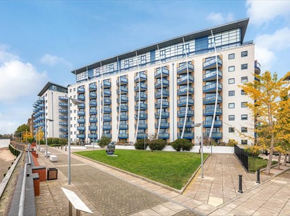 2 Bed Flat, Newton Place, E14