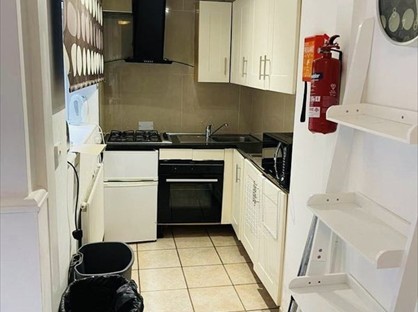 Studio Flat, Castle Street, CB3