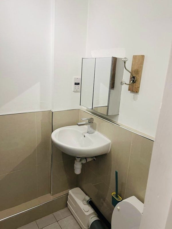 Additional image 5 of Studio Flat, Castle Street, CB3, N1 7GU