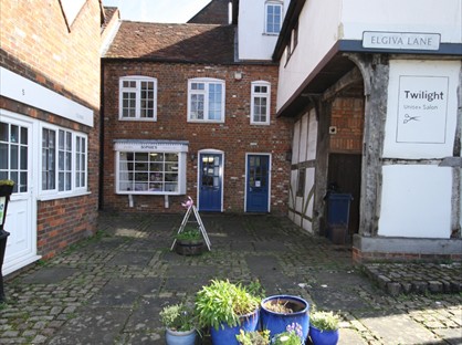 2 Bed Maisonette, Gatehouse, HP5