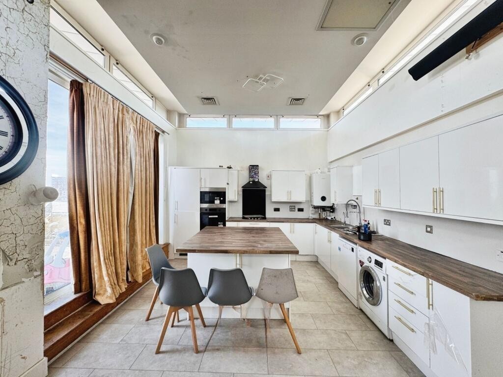 Additional image 3 of Room in a Shared Flat, Watkin Road, LE2, N1 7GU