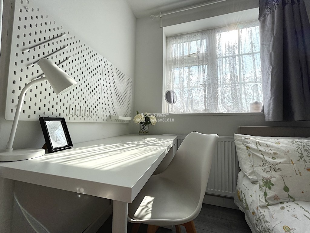 Additional image 3 of 8 Bed Bungalow, Aldrin Way, CV4, N1 7GU